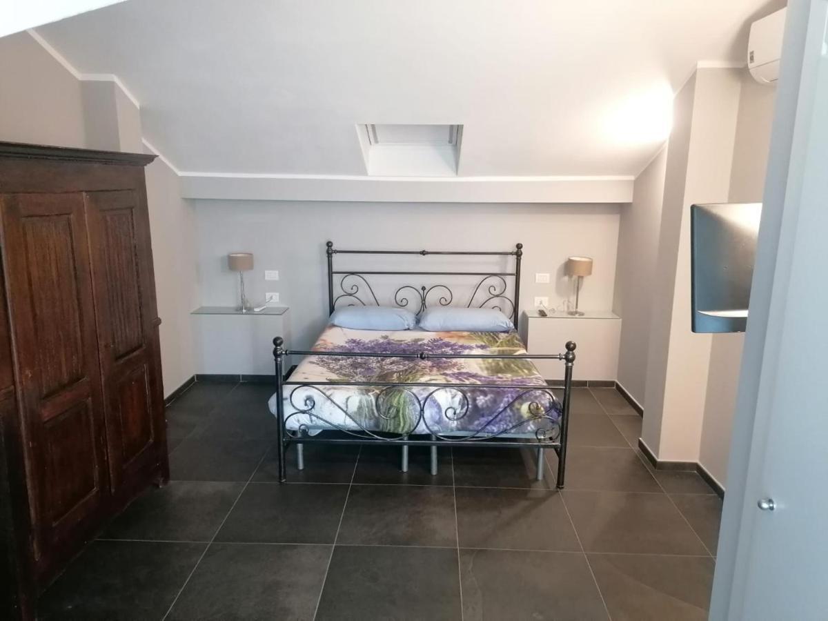 Collina Di Cloe Apartment Guarene Exterior foto